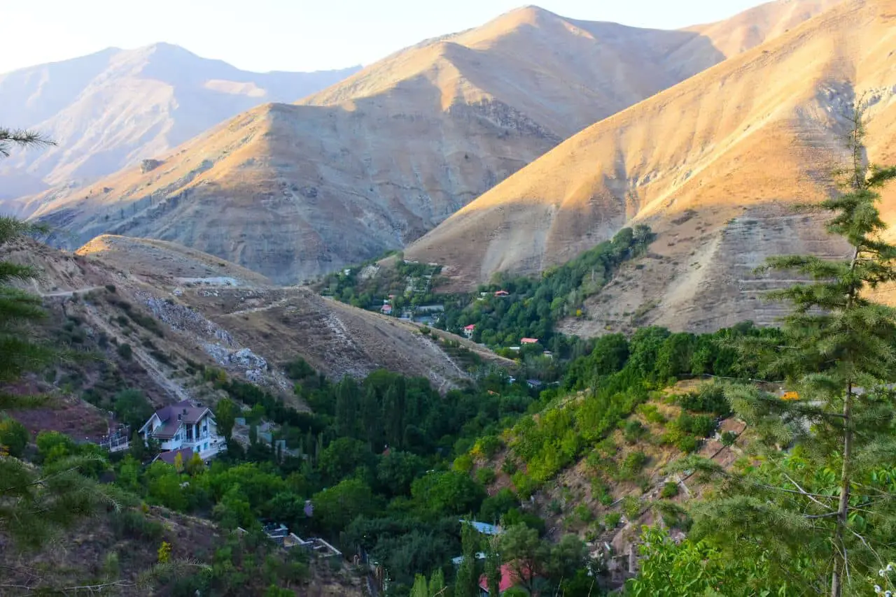بهترین-اقامتگاه-نزدیک-تهران-آهاروش